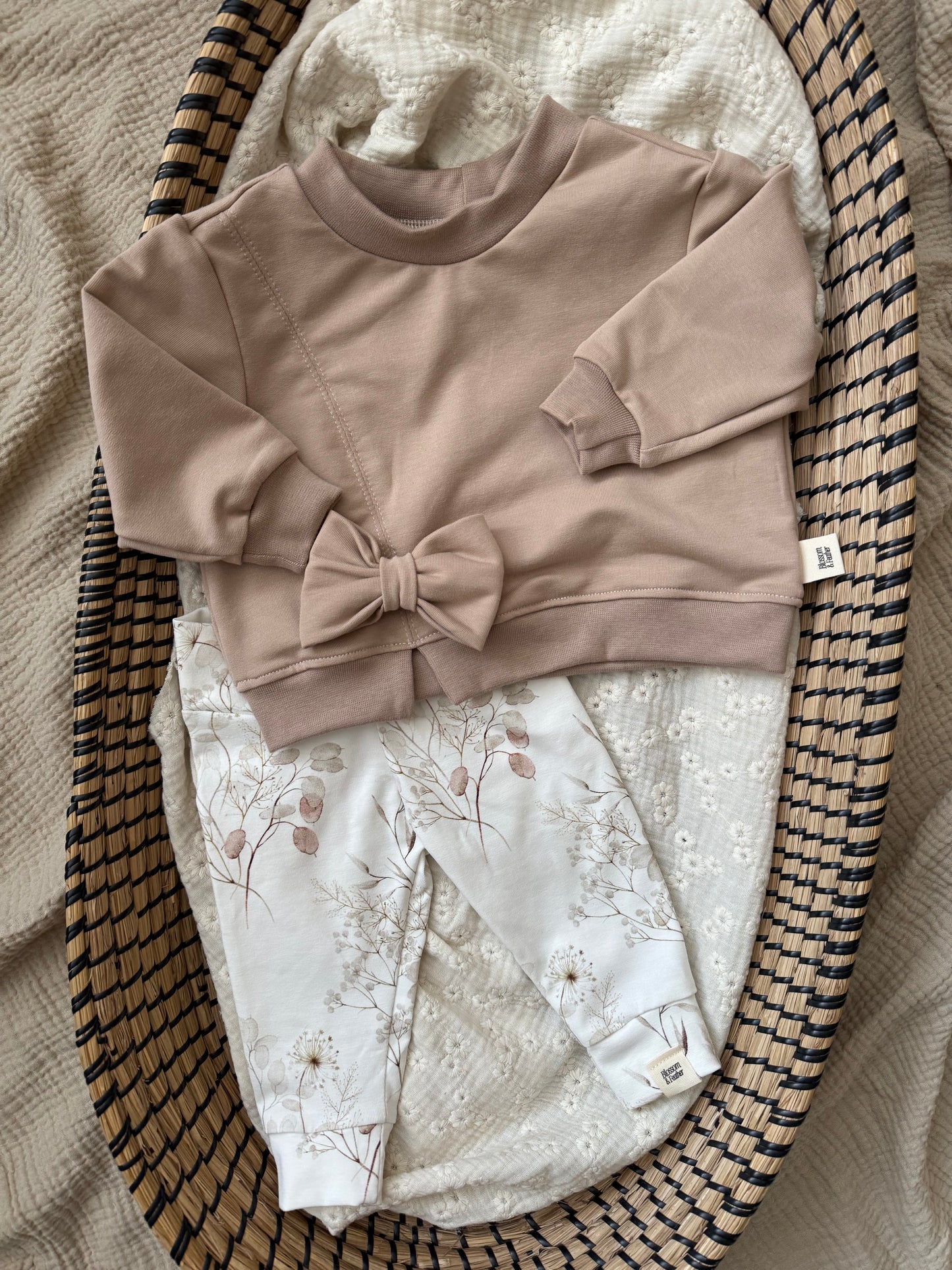 Trui met strik | Donker beige
