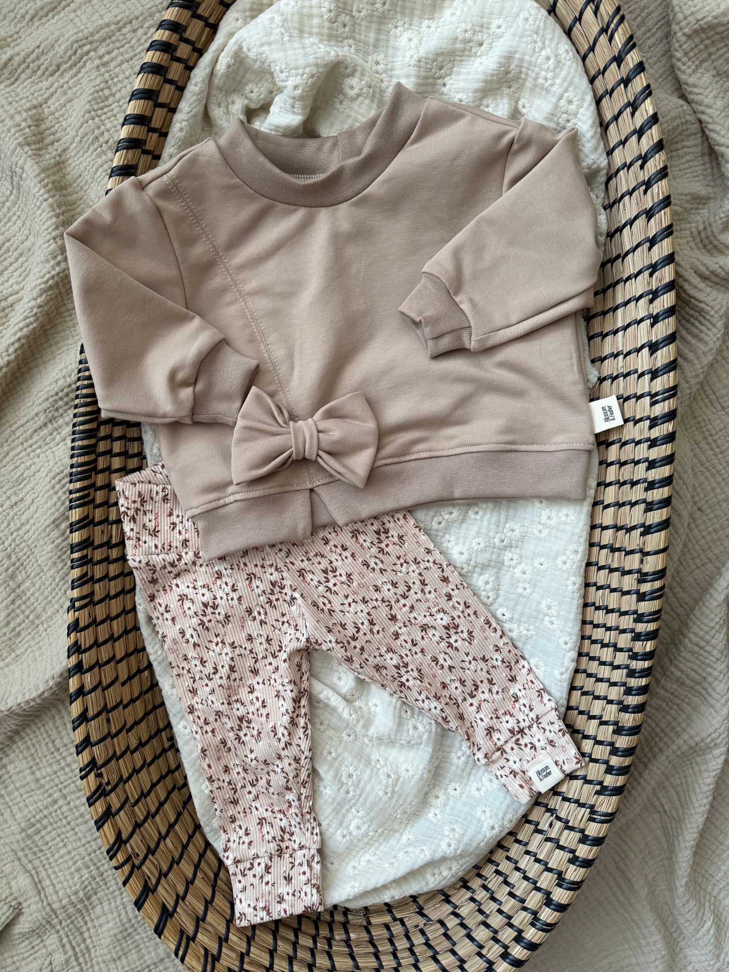 Trui met strik | Donker beige