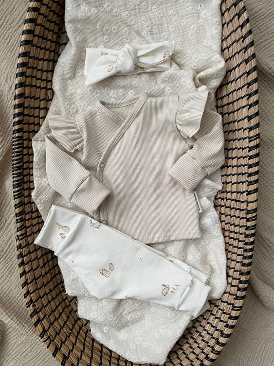 Overslagshirtje-rib-Crème-Ruffle