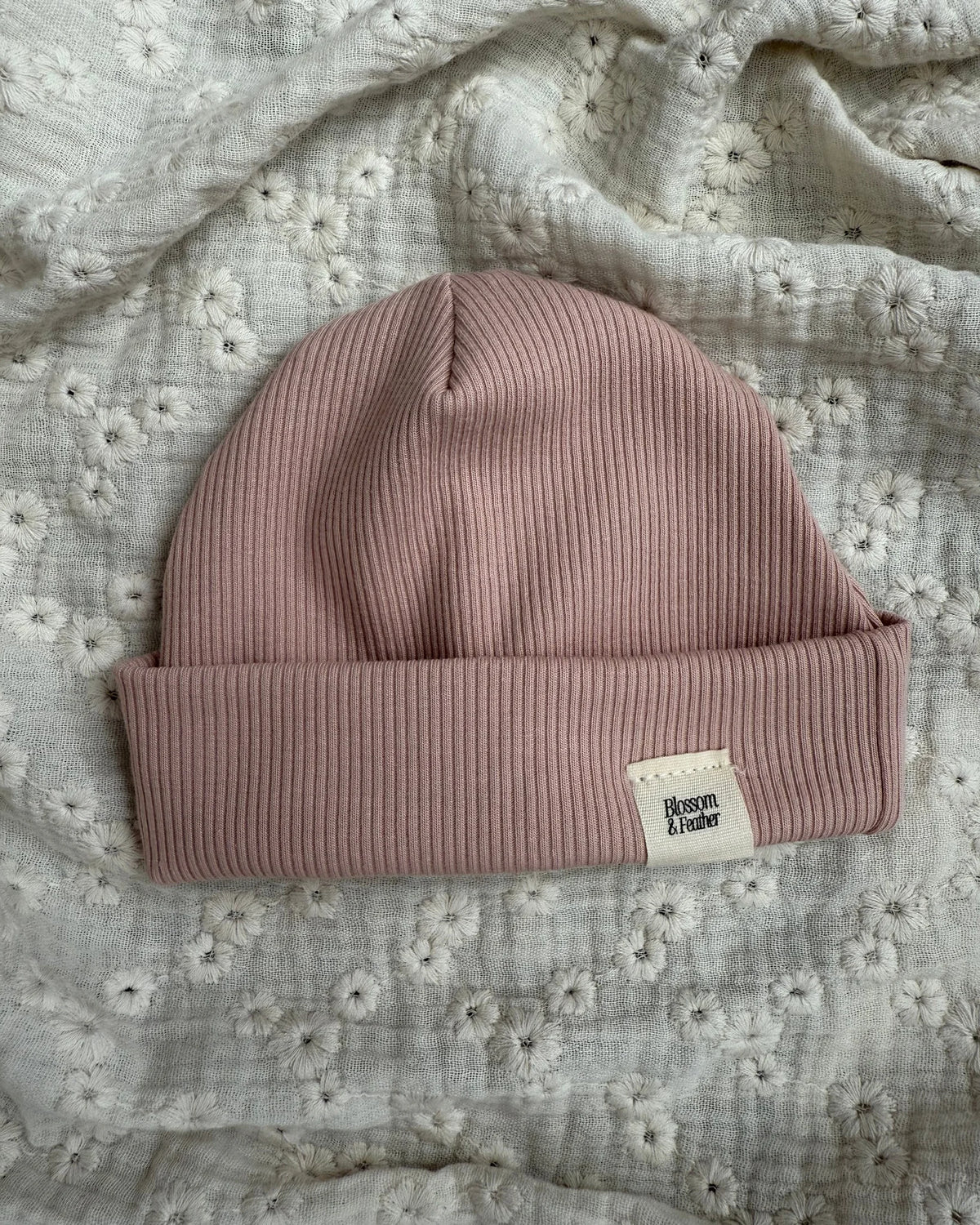 Ripp-Beanie | Nude-Rosa Bild 1 - Blossom & Feather