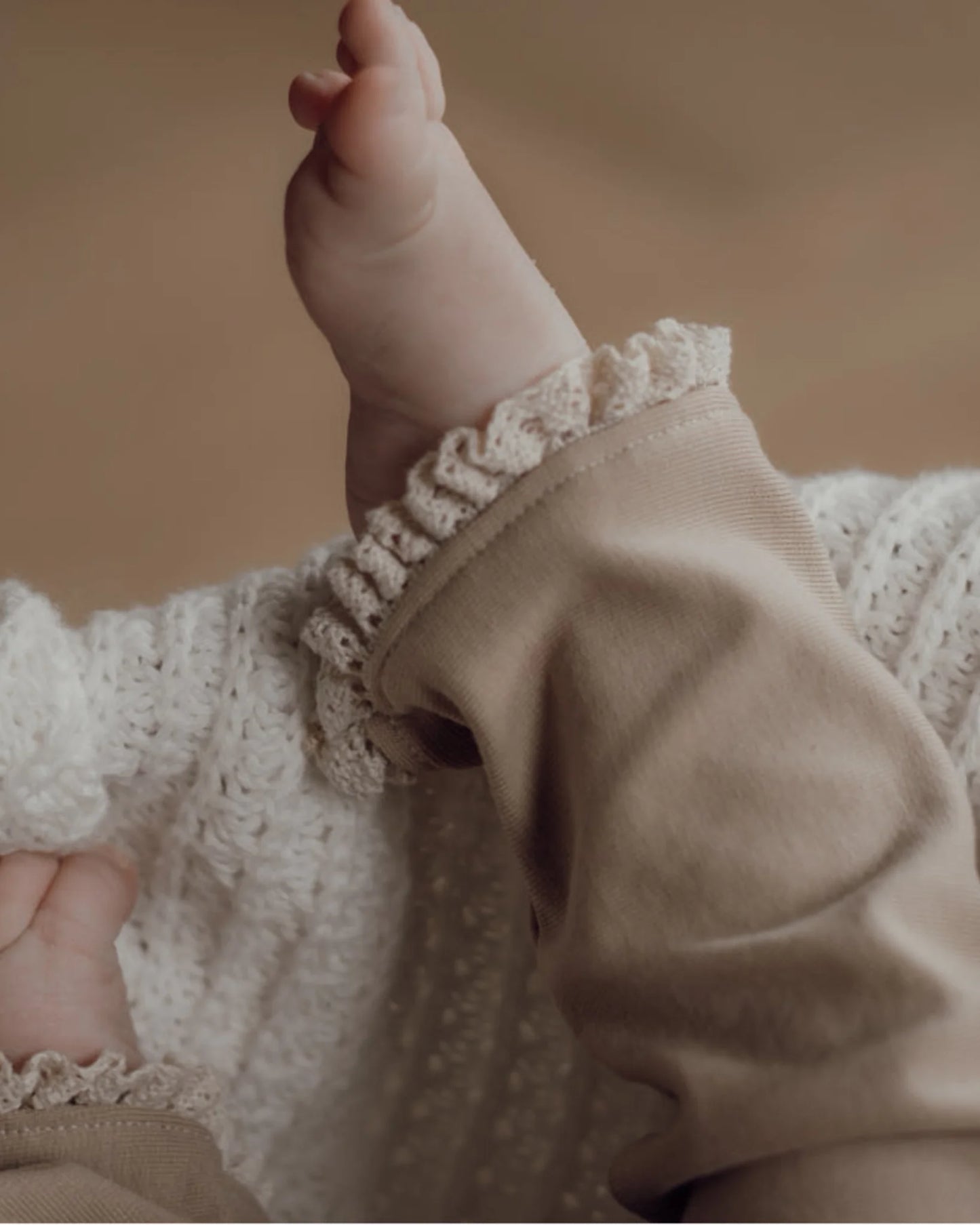 Broekje | Donker beige | Kant afbeelding 4 - Blossom & Feather