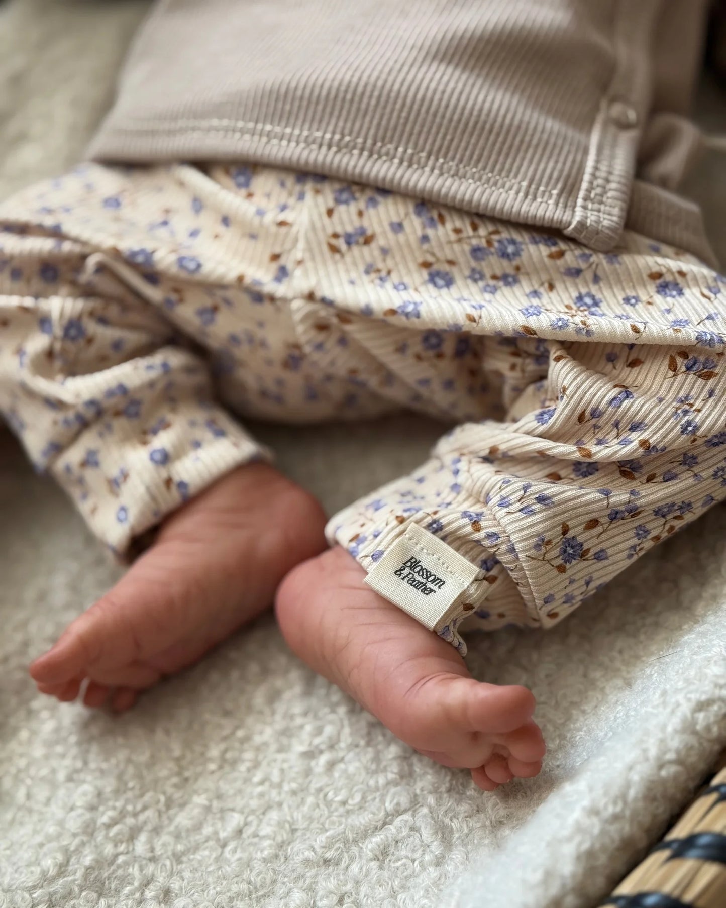 Broekje rib | Sofia afbeelding 2 - Blossom & Feather