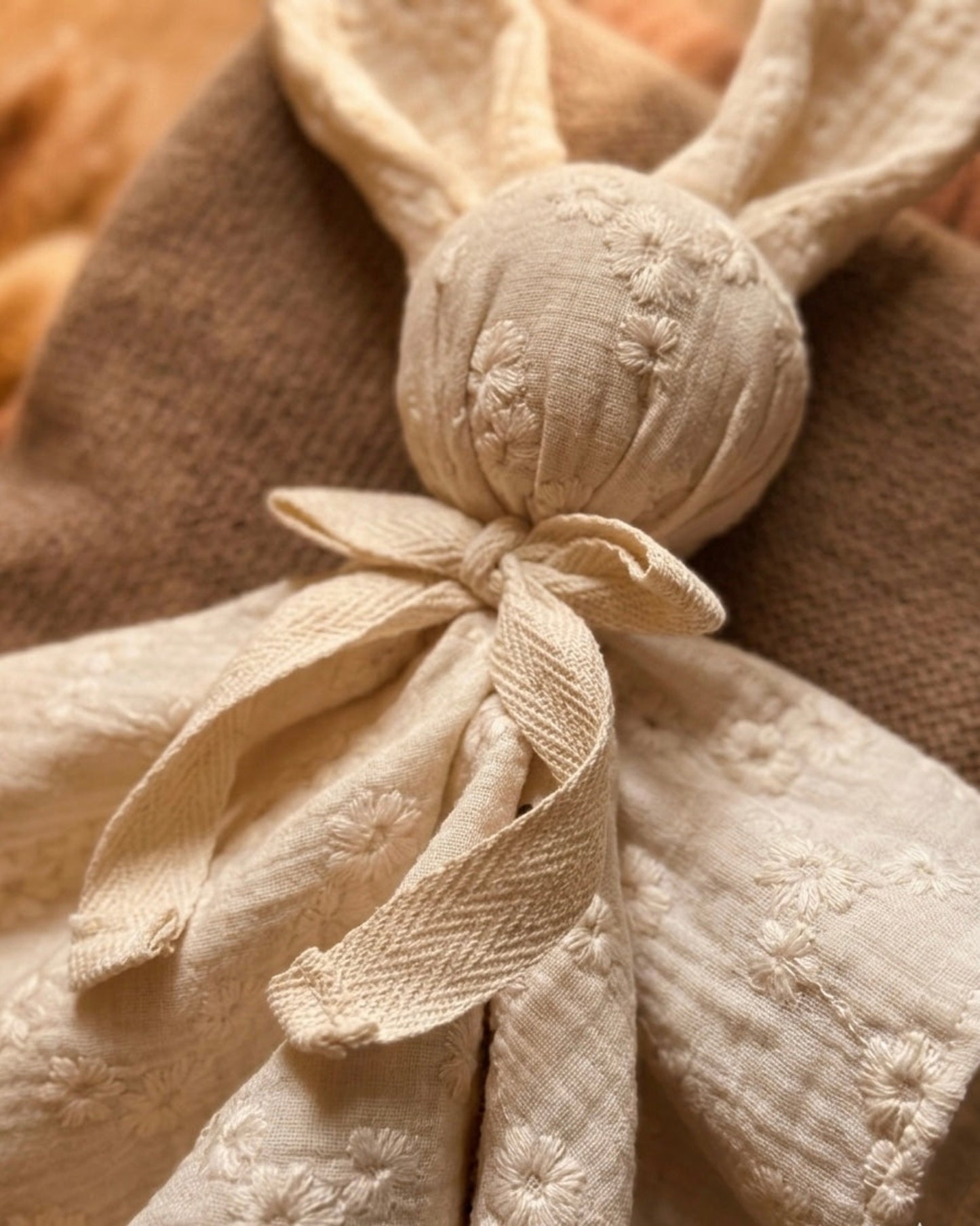 Knuffeldoekje konijn | Broderie afbeelding 3 - Blossom & Feather