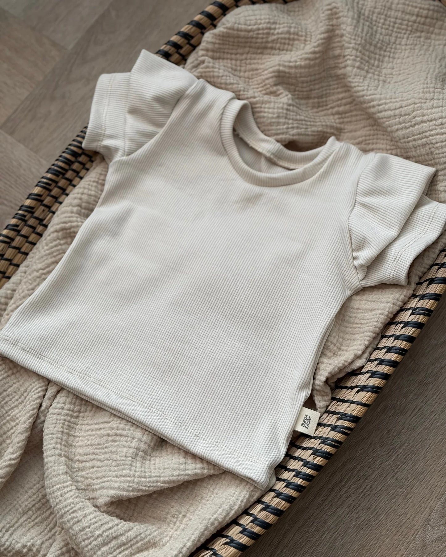 Shirt rib | Cr�me | Ruffle afbeelding 3 - Blossom & Feather