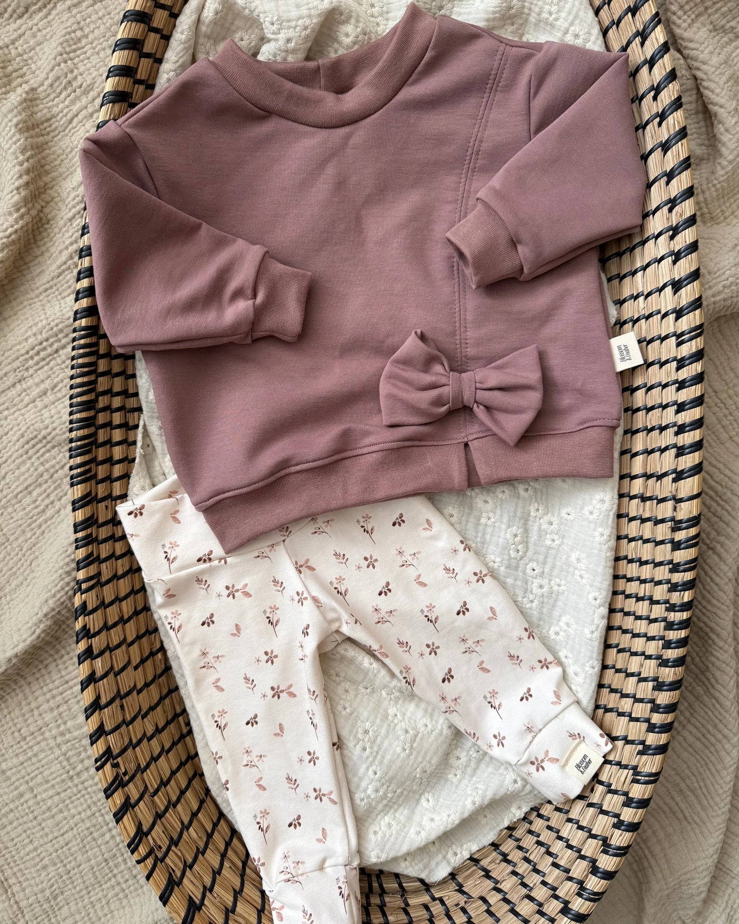 Trui met strik | Mauve afbeelding 4 - Blossom & Feather