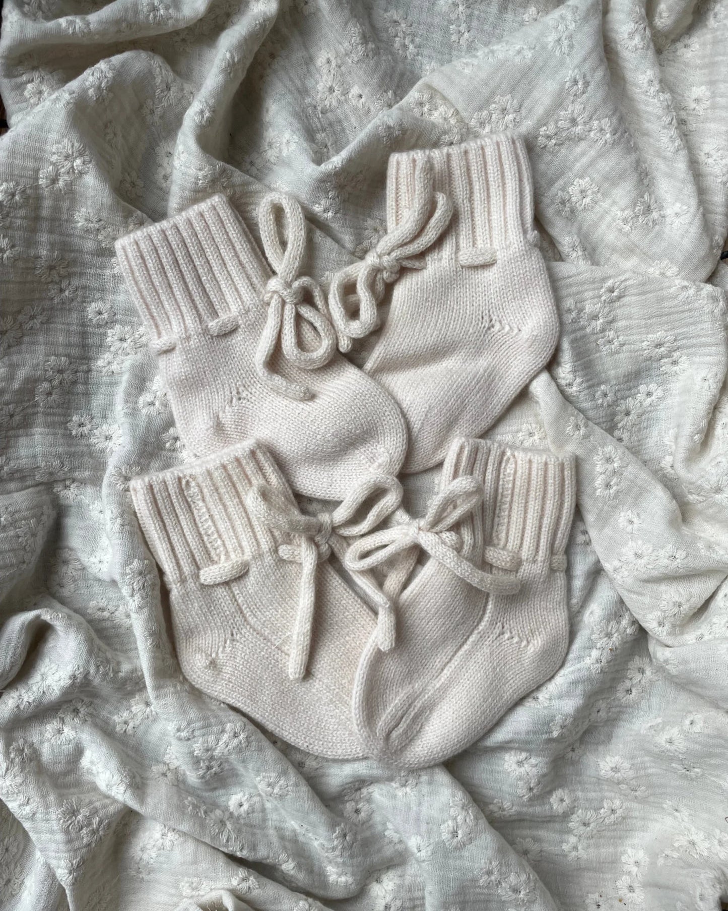 Slofjes | 100% Merino wol | Cr�me . Op voorraad afbeelding 2 - Blossom & Feather