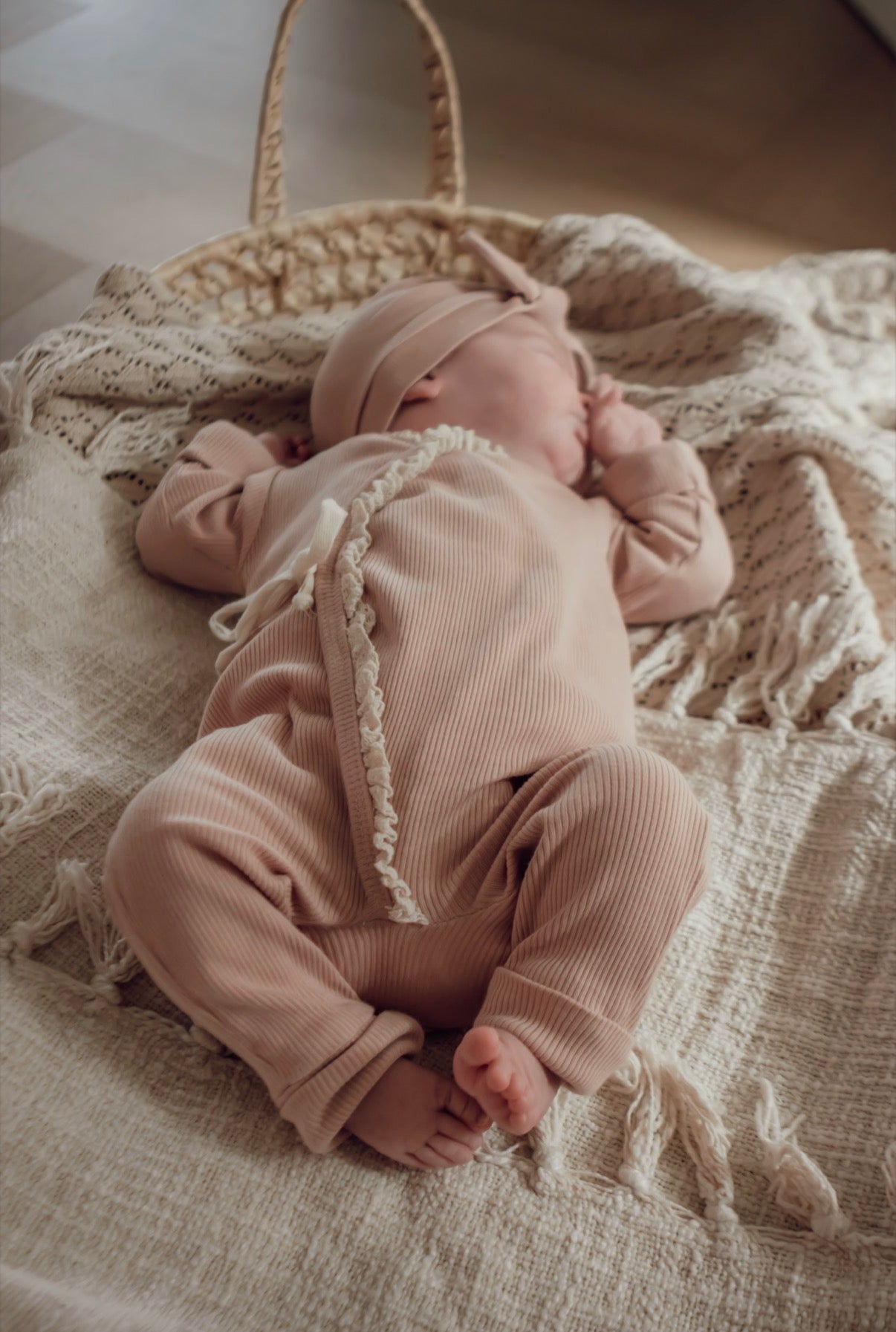 Ribbed playsuit | Nude pink | Lace