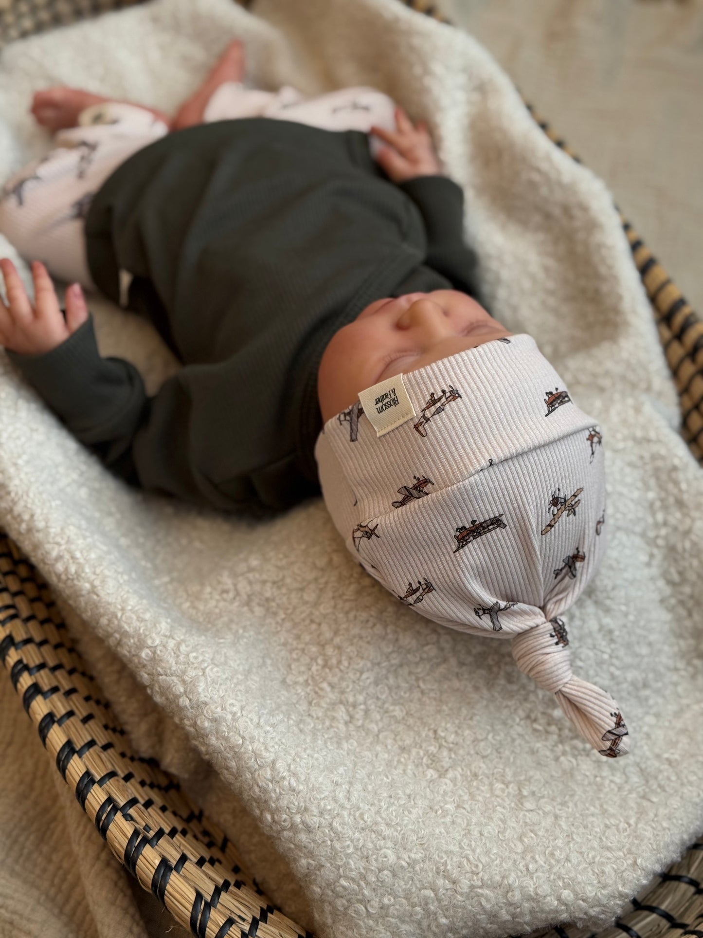 Knoopmutsje rib | Flynn