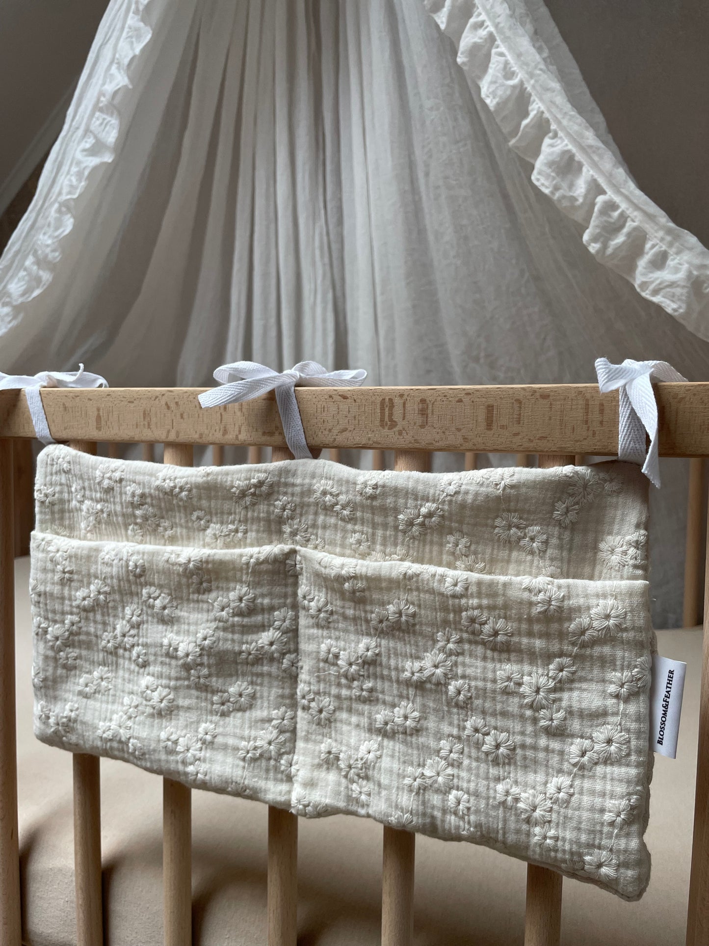 Organisateur de lit bébé & berceau | Broderie