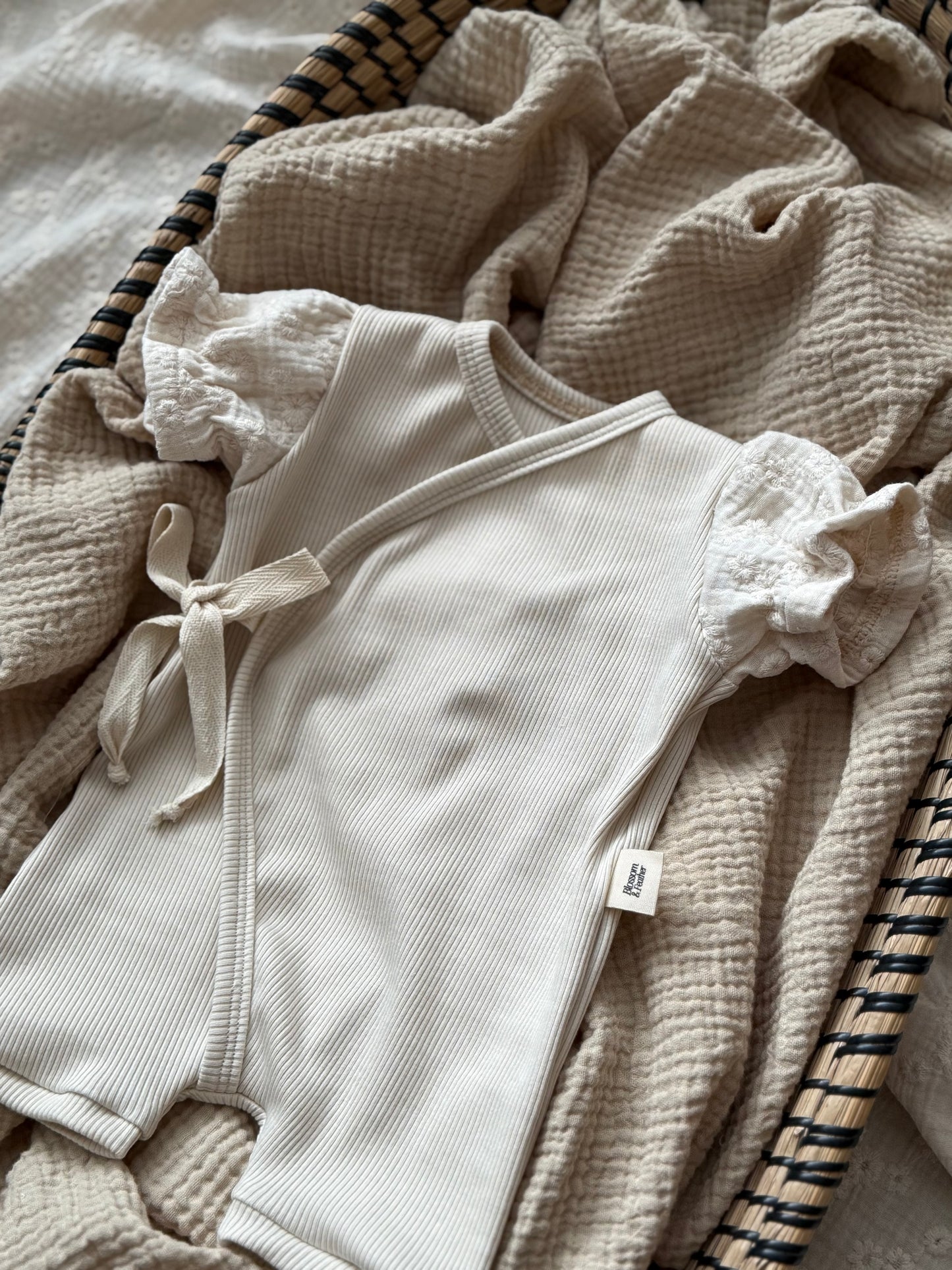 Zomer pakje | Broderie | Crème | Pofmouwtjes