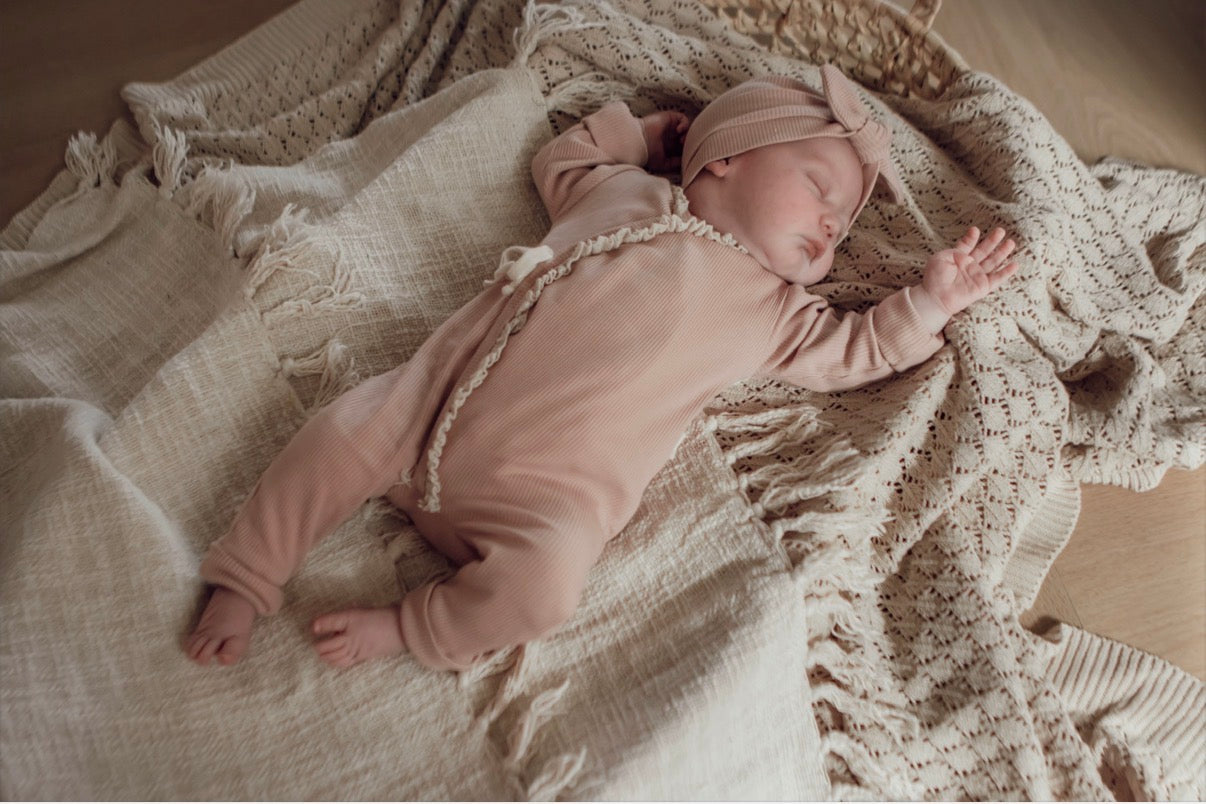 Ribbed playsuit | Nude pink | Lace