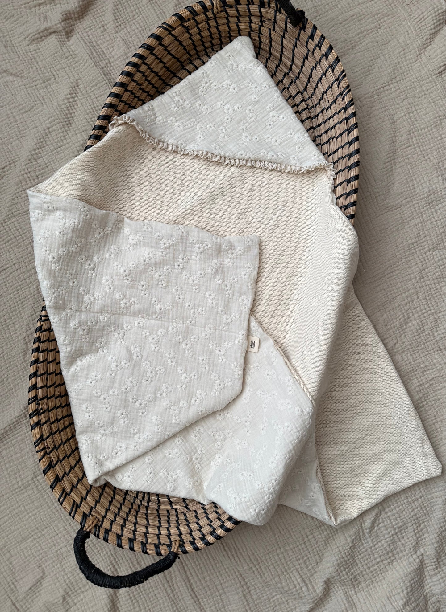 Omslagdoek/wikkeldoek | 100% baby knit | Broderie