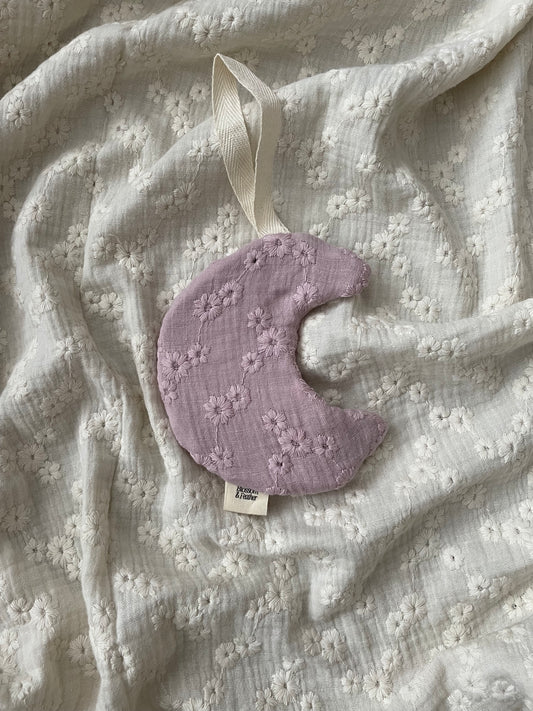 Speendoekje-maan-Broderie-Oud-roze