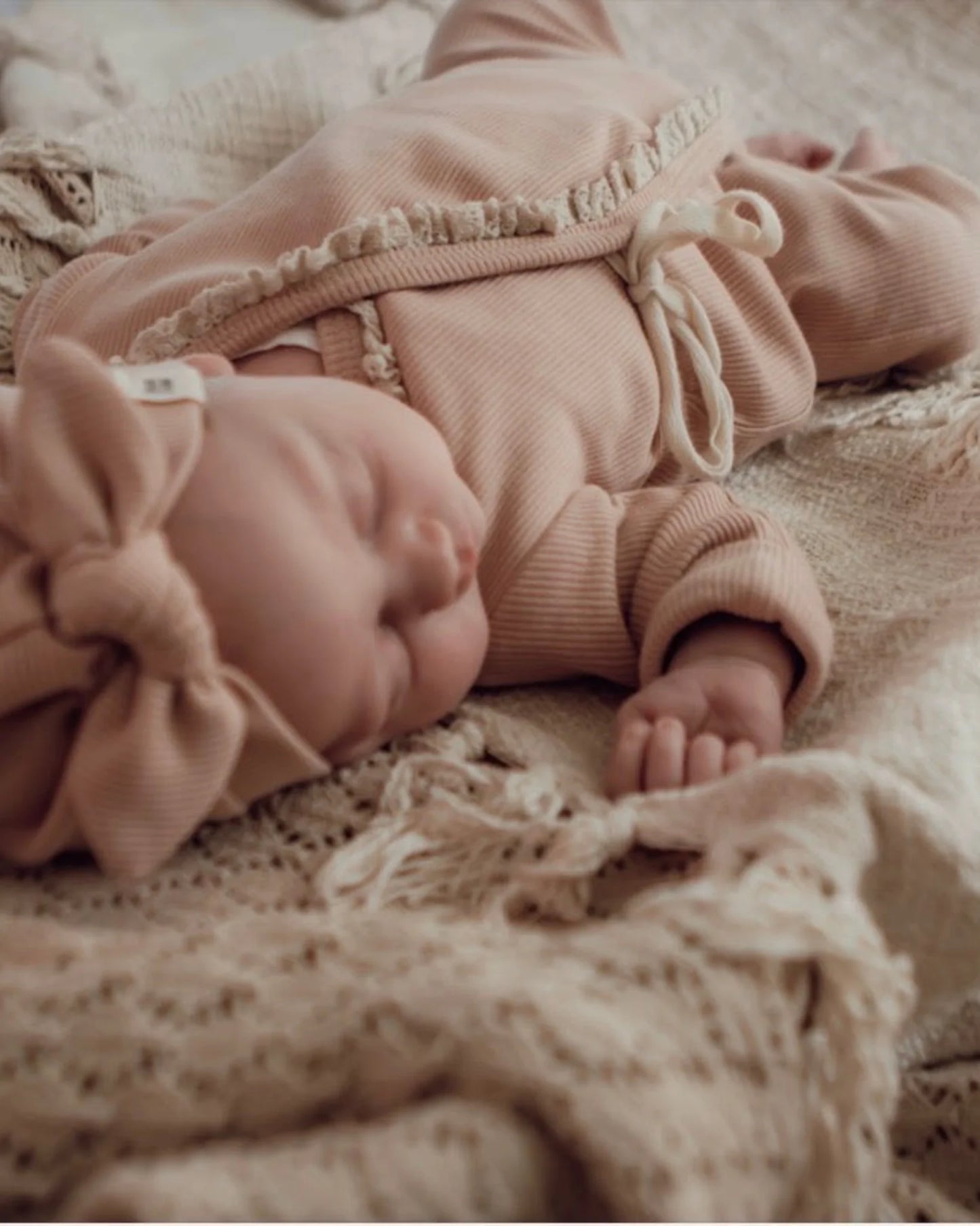 Beanie rib | Nude roze afbeelding 2 - Blossom & Feather