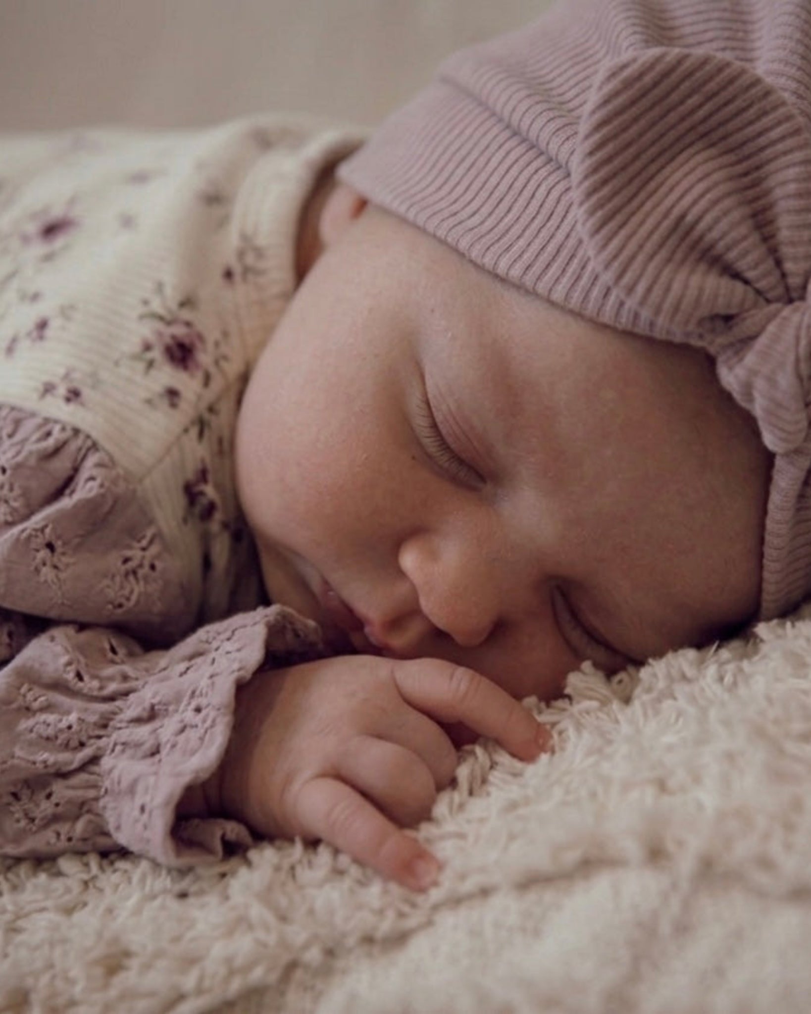 Boxpakje Kersenbloesem | Broderie | Oud roze afbeelding 5 - Blossom & Feather