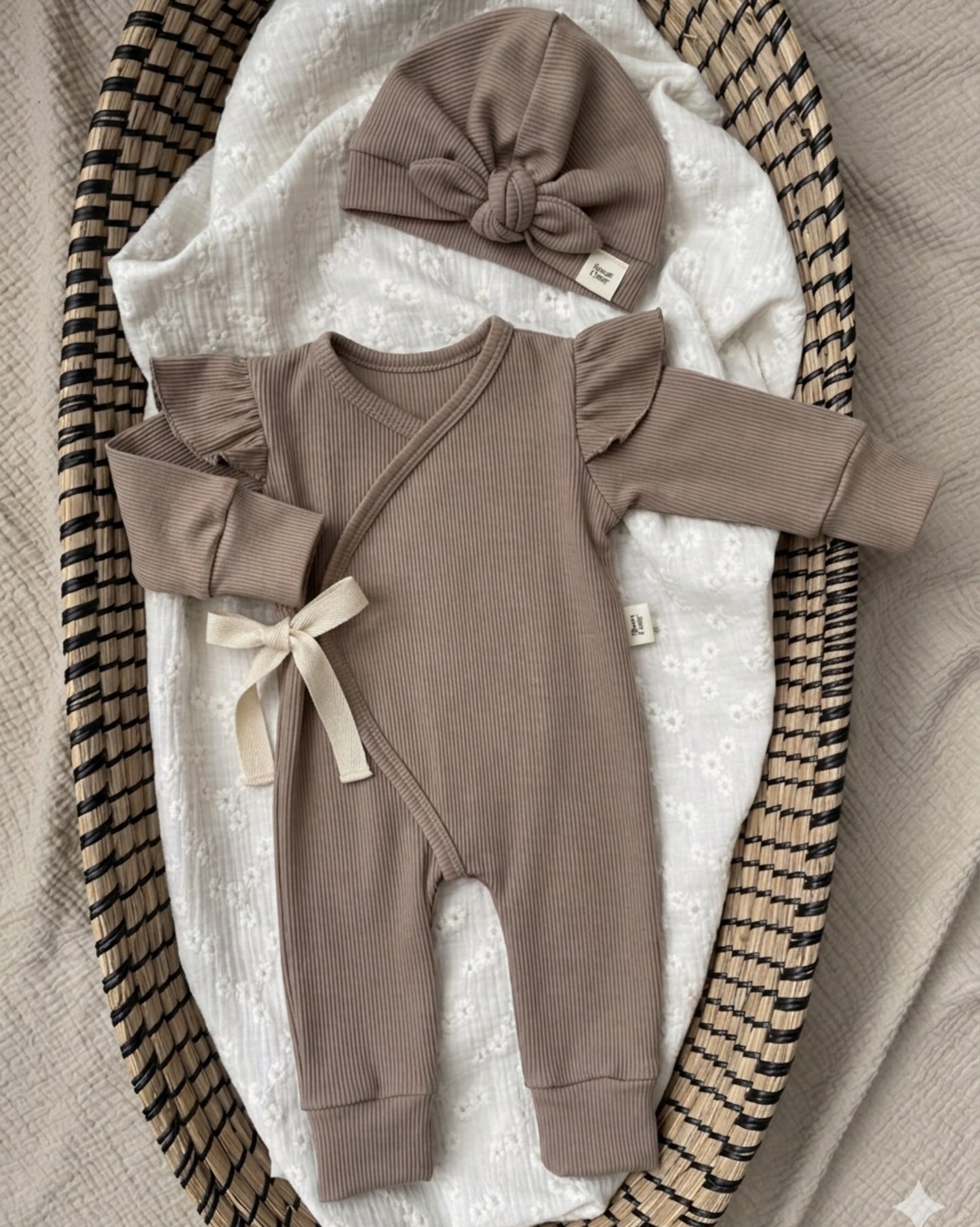 Boxpakje rib | Met of zonder ruffle | Taupe afbeelding 2 - Blossom & Feather