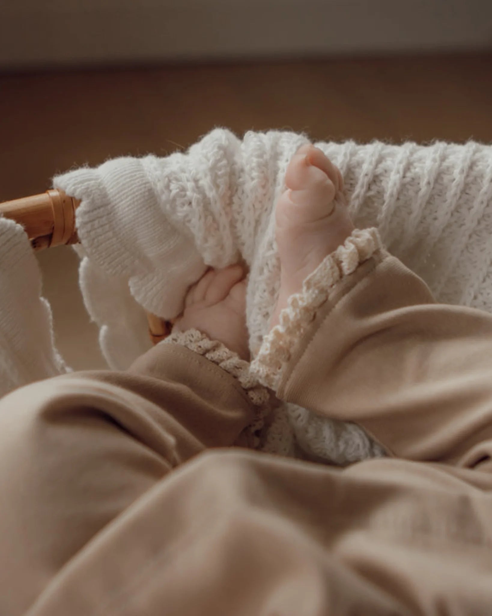 Broekje | Donker beige | Kant afbeelding 3 - Blossom & Feather