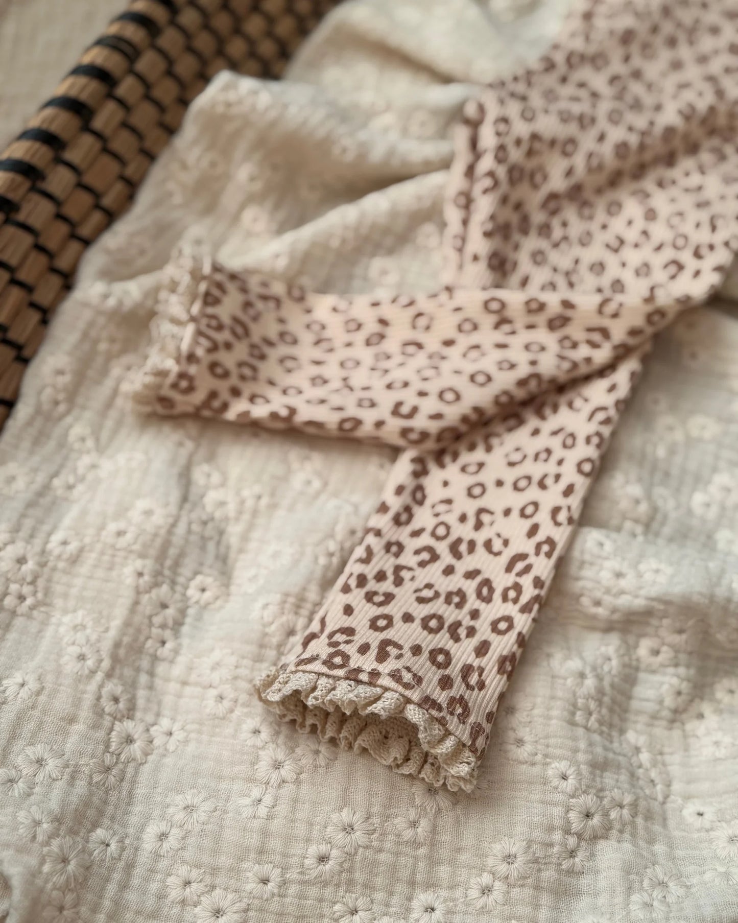 Broekje rib | Luipaard | Kant afbeelding 3 - Blossom & Feather