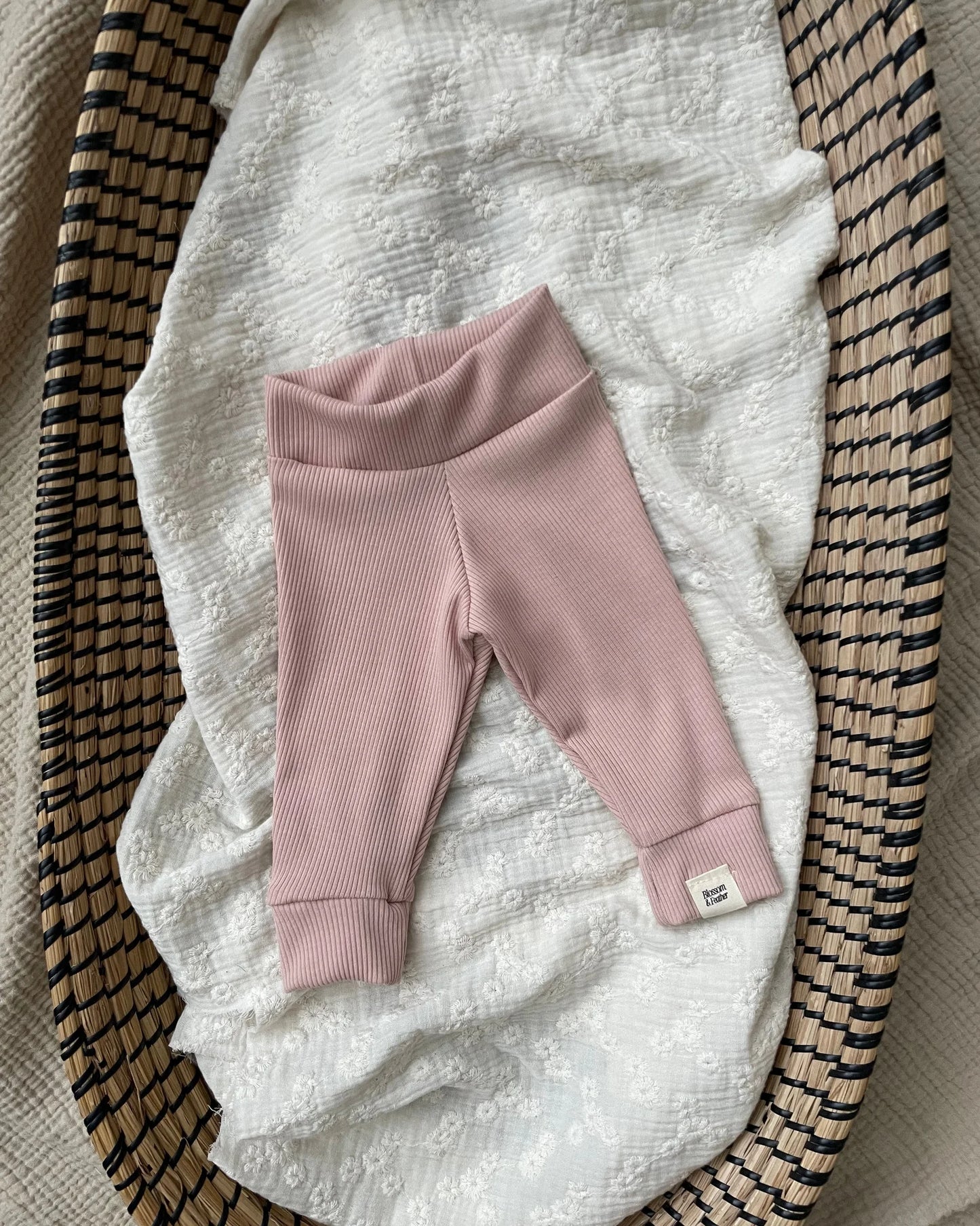 Broekje rib | Nude roze - Blossom & Feather