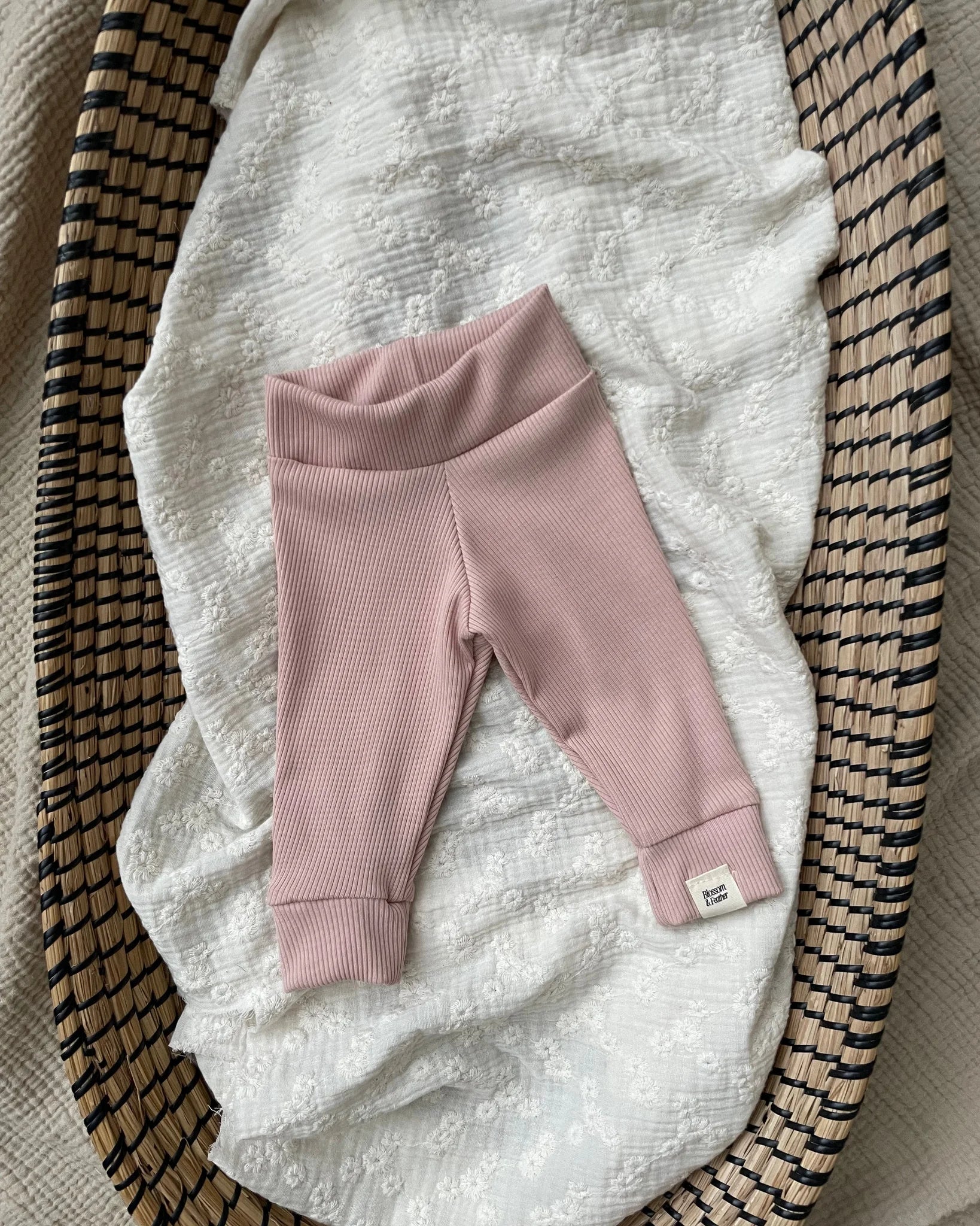 Broekje rib | Nude roze - Blossom & Feather