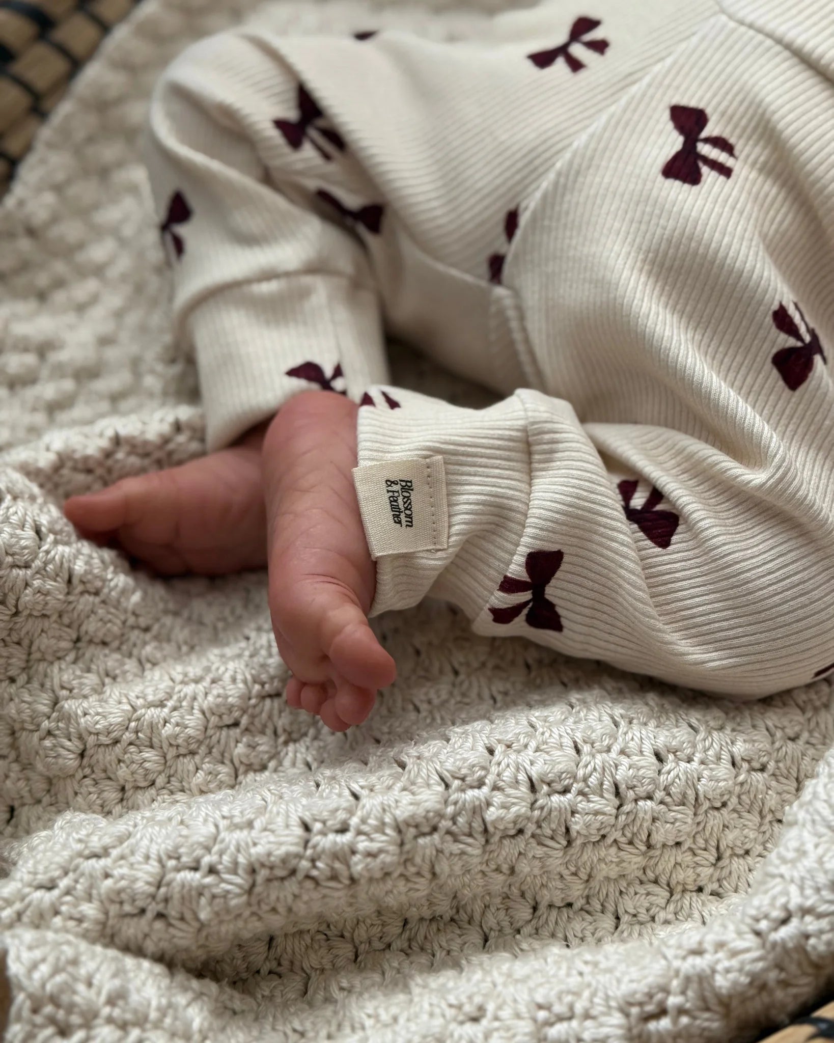 Broekje rib | Strikjes afbeelding 1 - Blossom & Feather