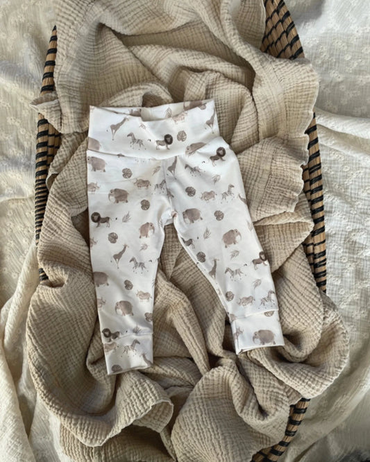 Broekje | Safari afbeelding 1 - Blossom & Feather