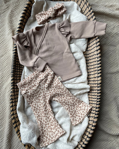 Flared broekje rib | Luipaard afbeelding 2 - Blossom & Feather