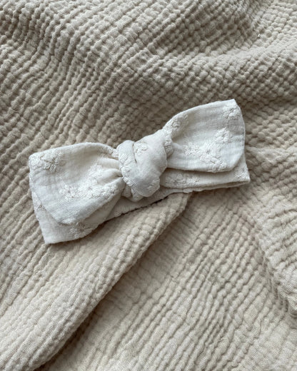 Haarbandje | Broderie | Ecru afbeelding 1 - Blossom & Feather