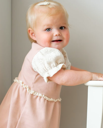 Jurkje met pofmouwtjes | Nude roze | Kant afbeelding 6 - Blossom & Feather