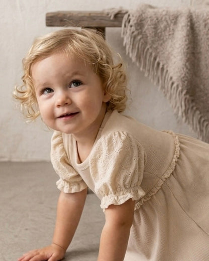 Jurkje rib | Crème | Broderie pofmouwtjes | Kant afbeelding 2 - Blossom & Feather