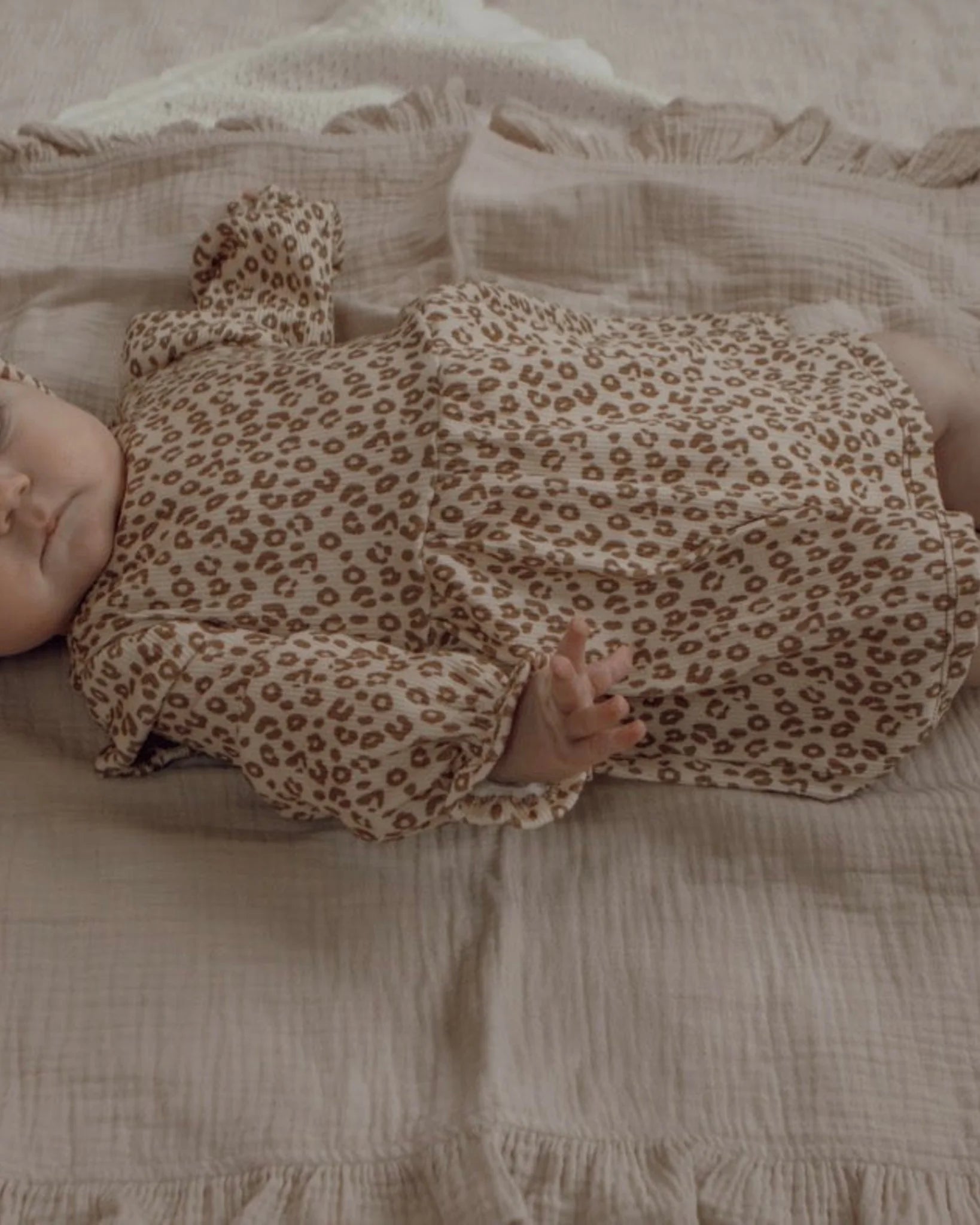 Jurkje rib | Luipaard | Ruffle afbeelding 2 - Blossom & Feather