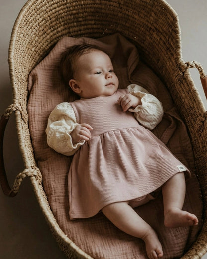 Jurkje rib | Nude roze | Broderie pofmouw afbeelding 1 - Blossom & Feather