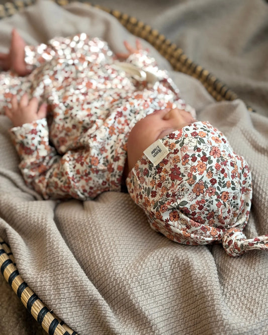 Knoopmutsje | Amber - Blossom & Feather