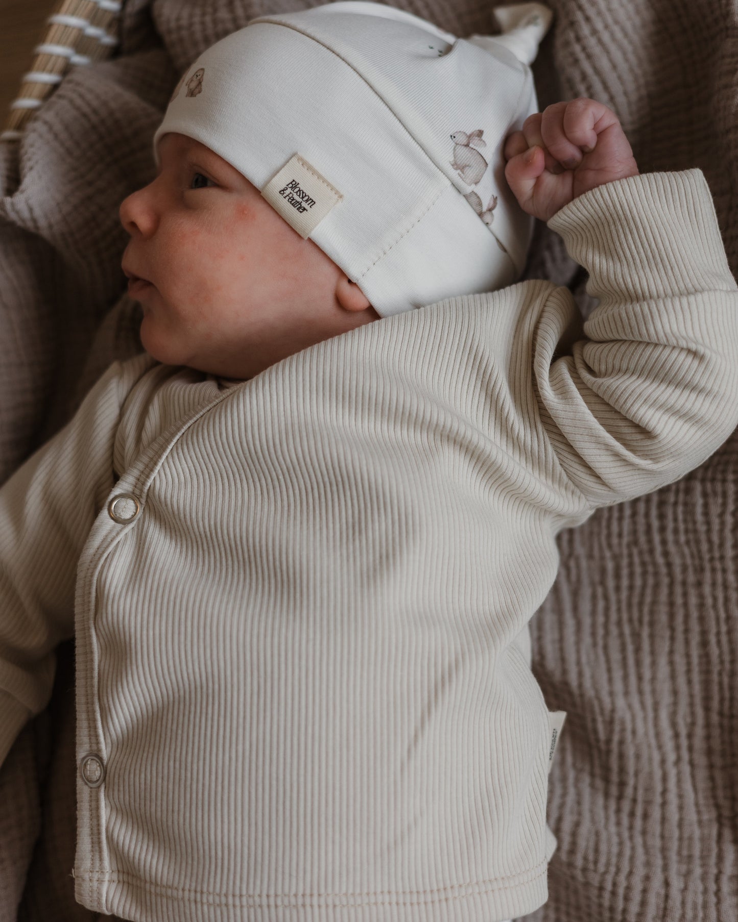 Knoopmutsje | Konijntjes afbeelding 1 - Blossom & Feather