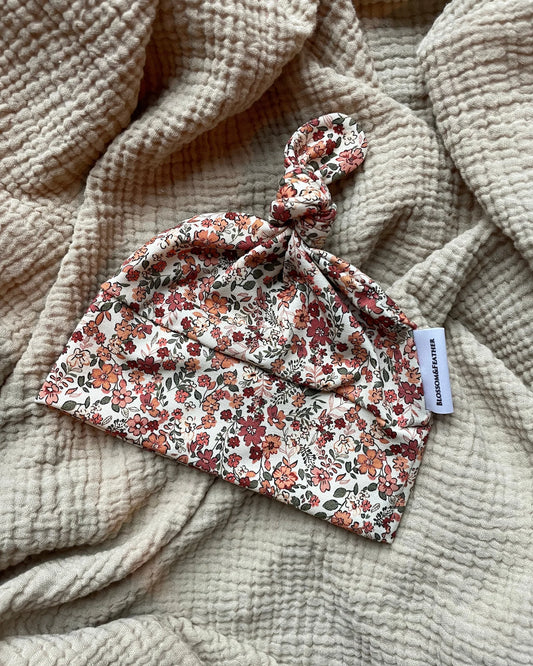 Knoopmutsje | Fleur - Blossom & Feather