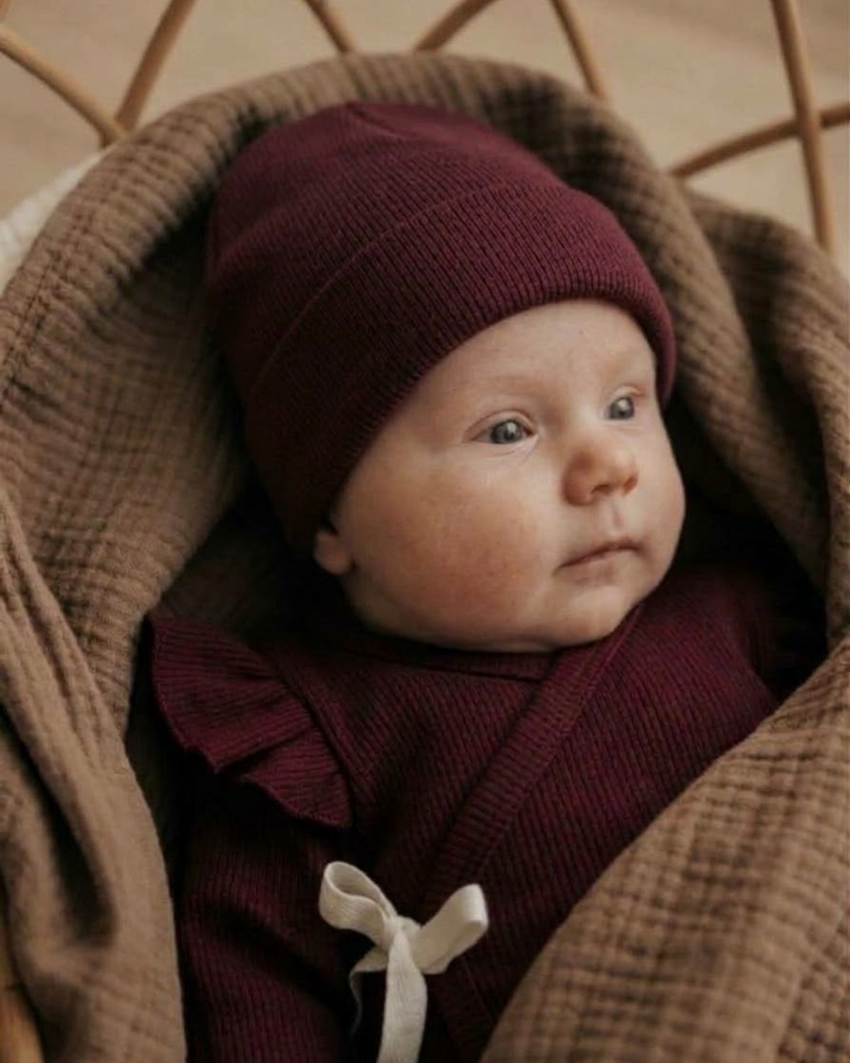 Knoopmutsje rib | Bordeaux rood - Blossom & Feather