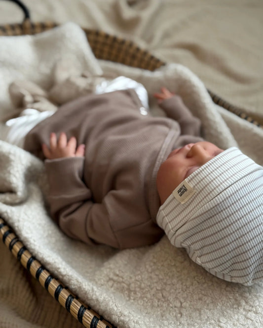 Beanie rib | Beige streepjes afbeelding 2 - Blossom & Feather