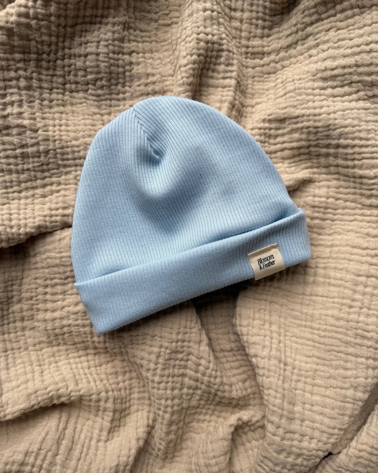 Beanie rib | Licht blauw - Blossom & Feather