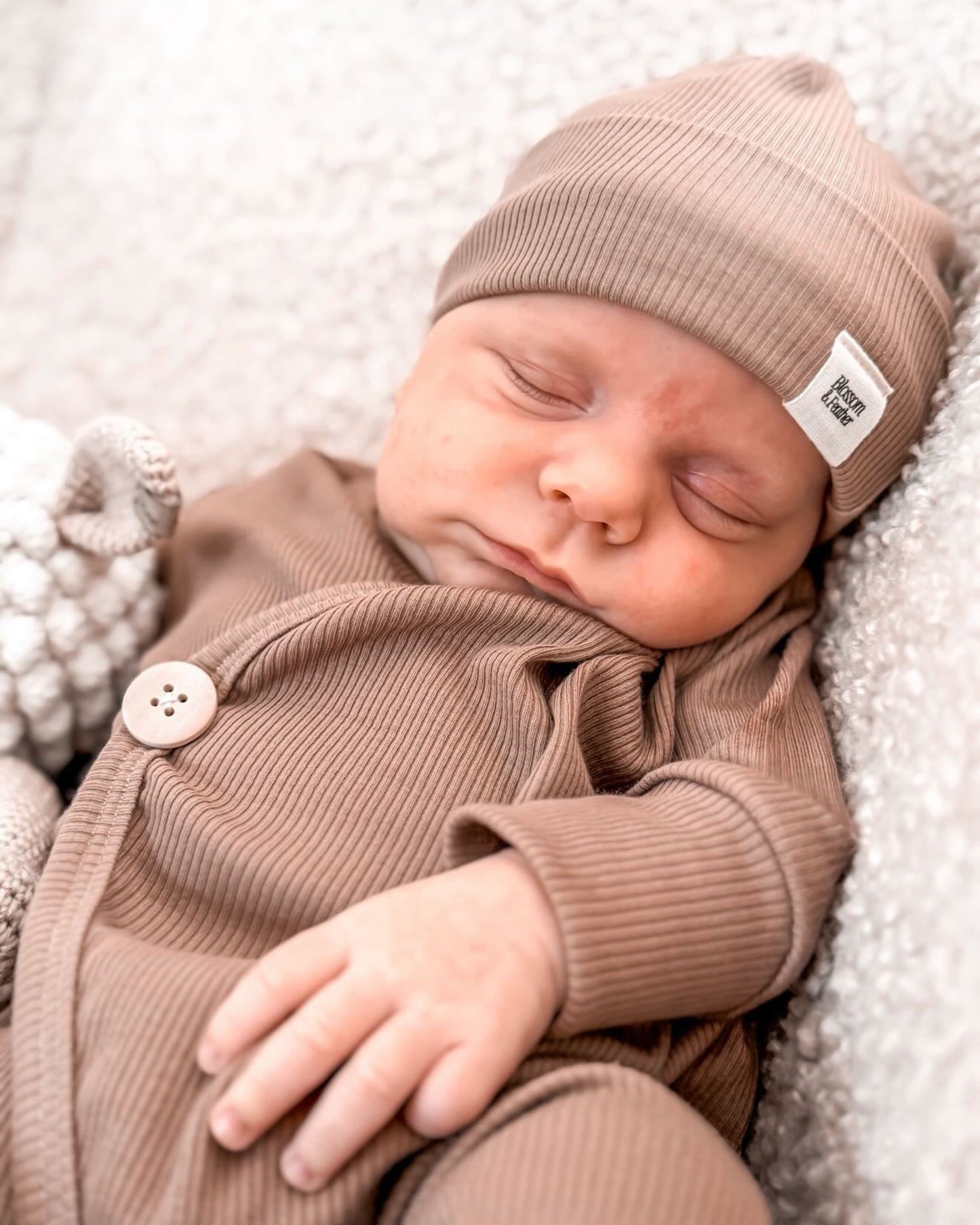 Beanie rib | Taupe afbeelding 1 - Blossom & Feather