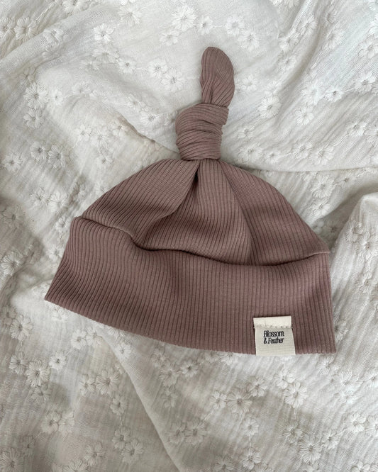 Knoopmutsje rib | Taupe - Blossom & Feather