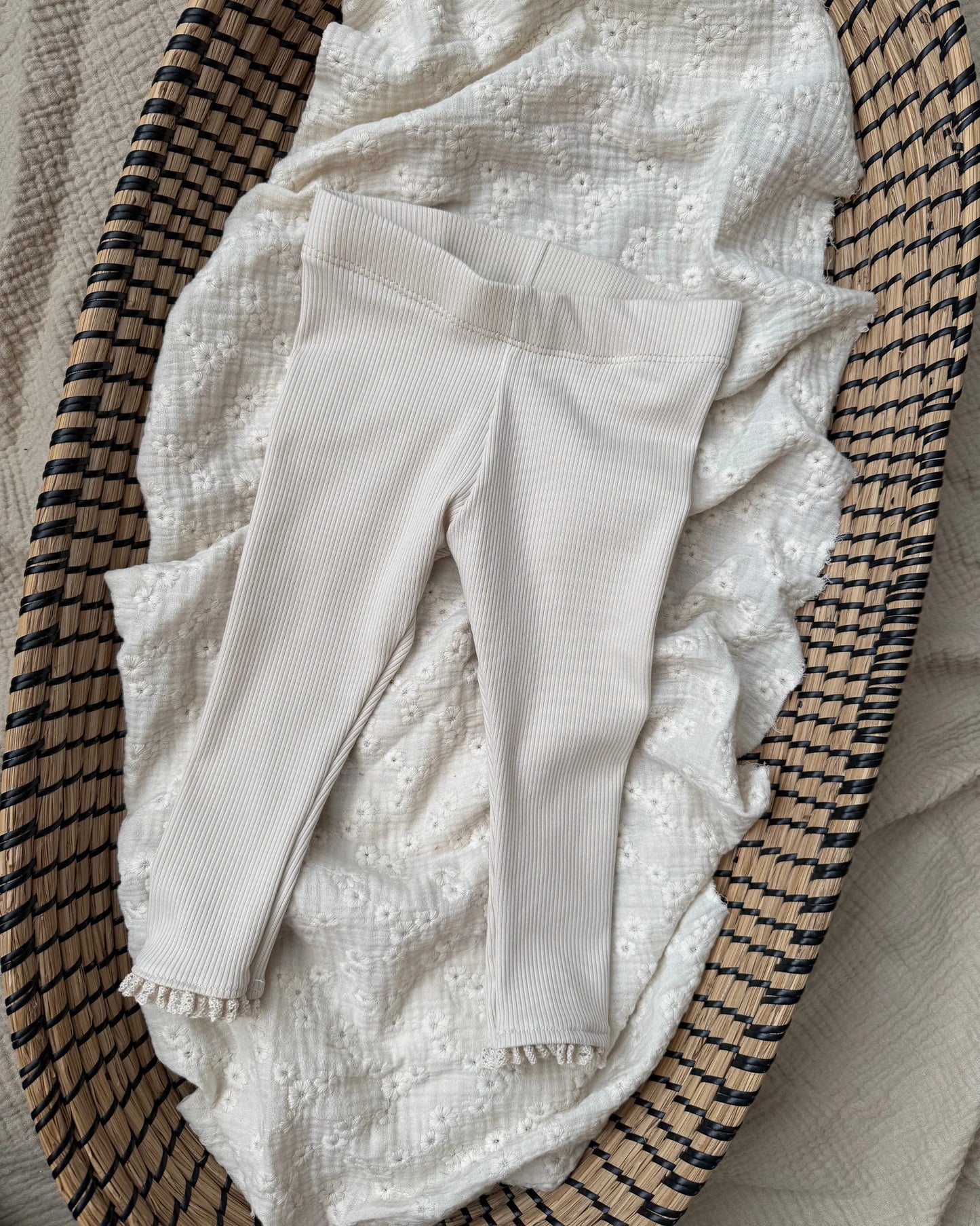 Broekje rib | Cr�me | Kant afbeelding 2 - Blossom & Feather