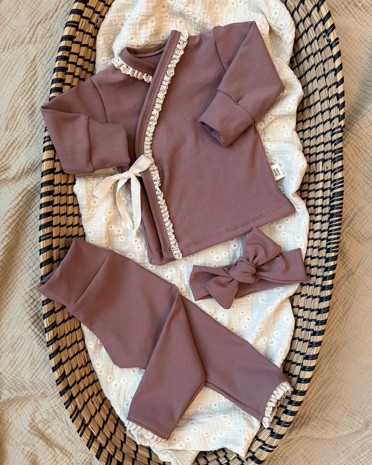 Overslagshirtje | Mauve | Kant afbeelding 3 - Blossom & Feather