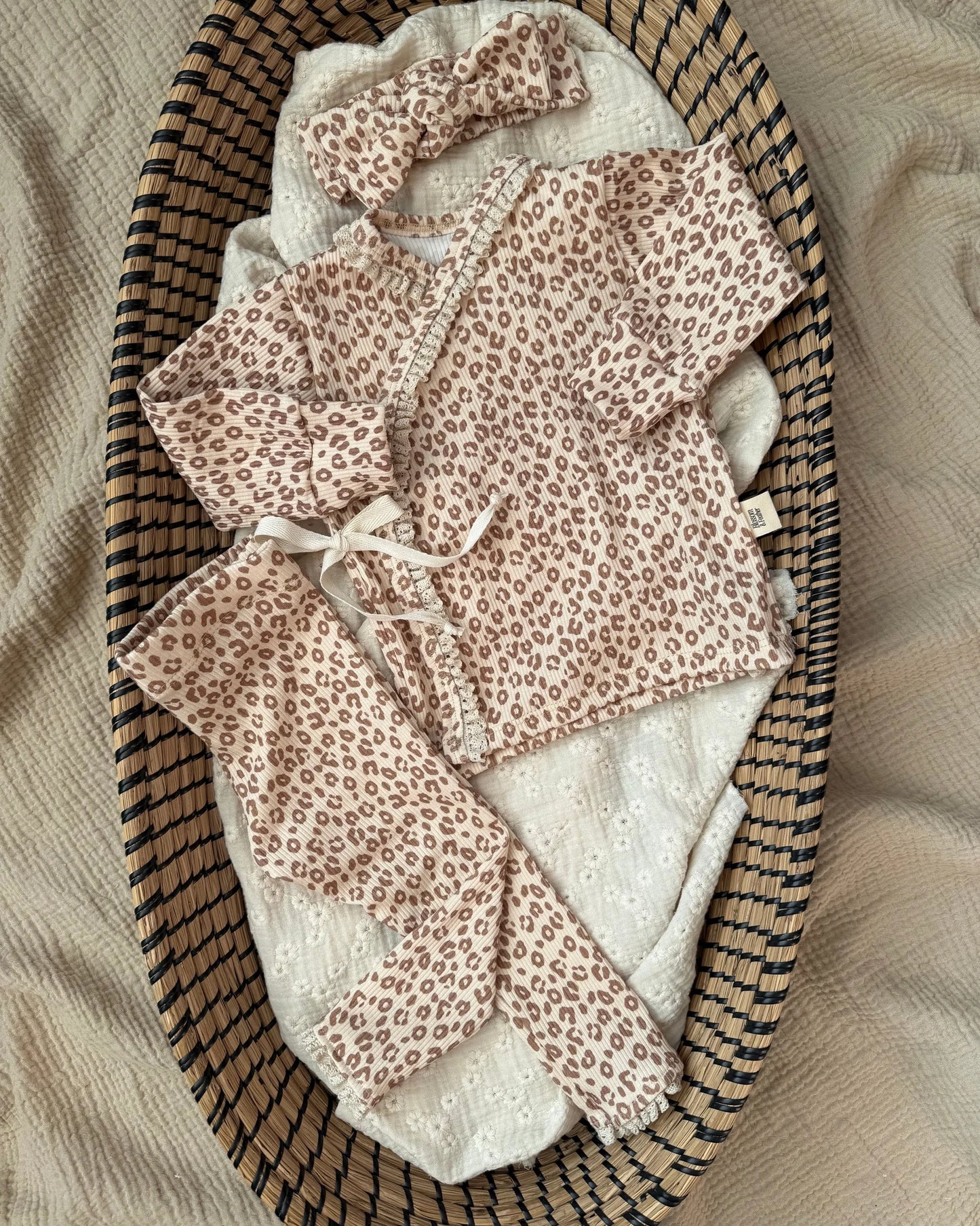 Overslagshirtje rib | Luipaard | Kant afbeelding 3 - Blossom & Feather