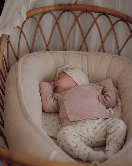 Overslagshirtje rib | Met of zonder ruffle | Nude roze afbeelding 1 - Blossom & Feather