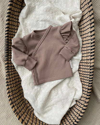 Overslagshirtje rib | Met of zonder ruffle | Taupe afbeelding 2 - Blossom & Feather