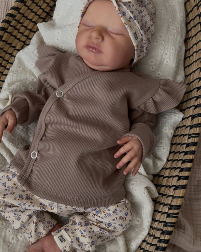 Overslagshirtje rib | Met of zonder ruffle | Taupe afbeelding 4 - Blossom & Feather