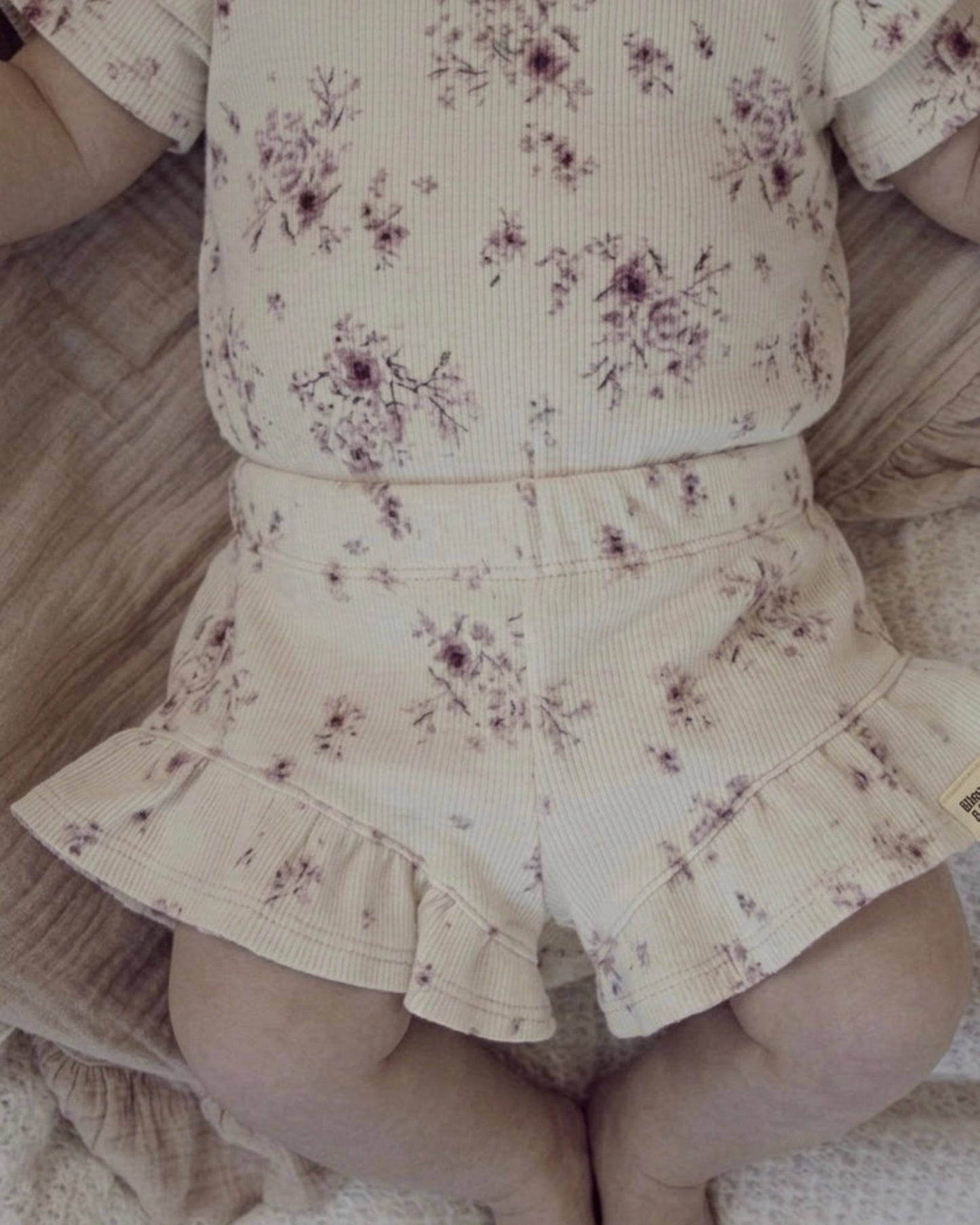 Shortje rib | Kersenbloesem | Ruffle afbeelding 3 - Blossom & Feather