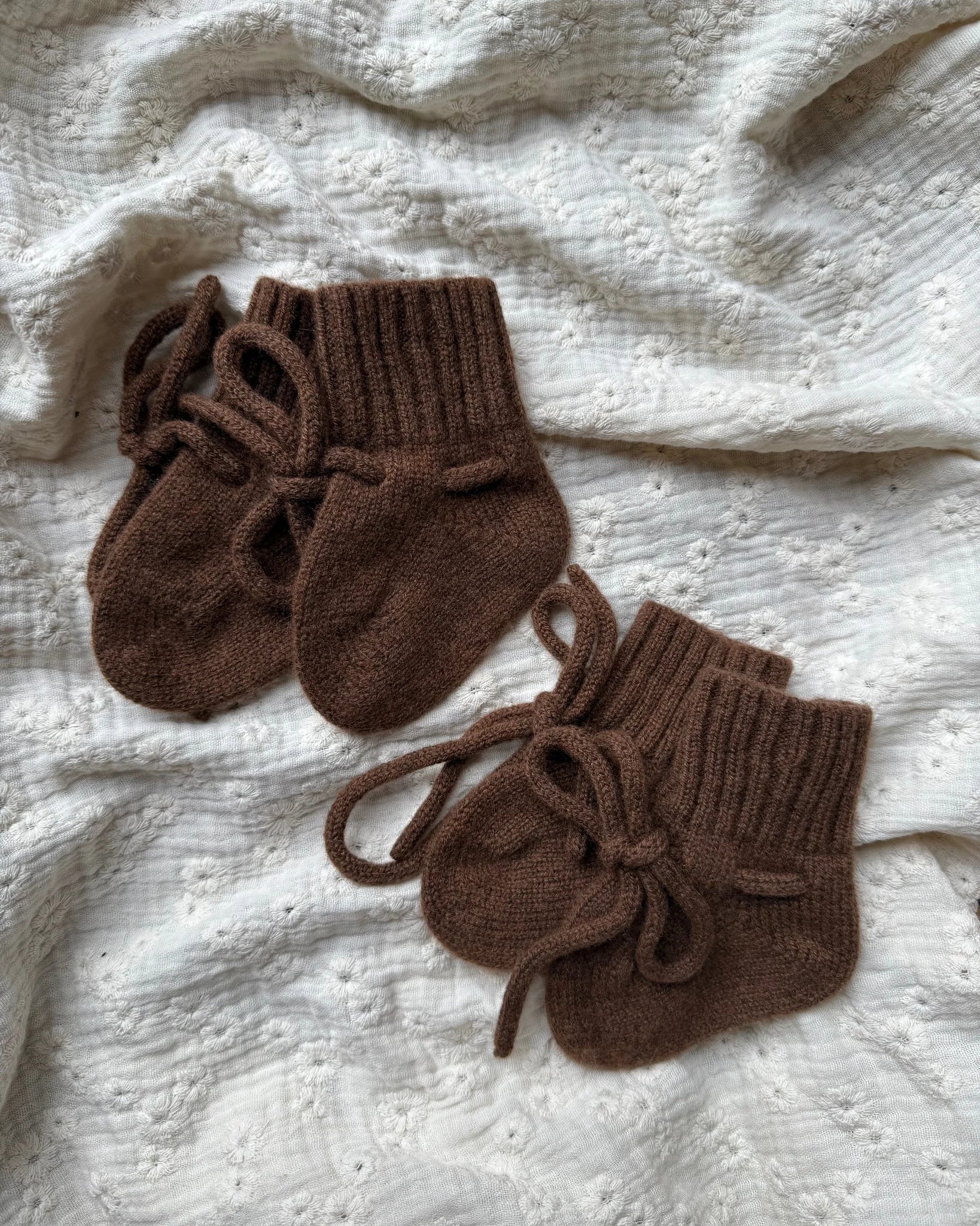 Slofjes | 100 % Merino wol | Bruin . Op voorraad afbeelding 1 - Blossom & Feather