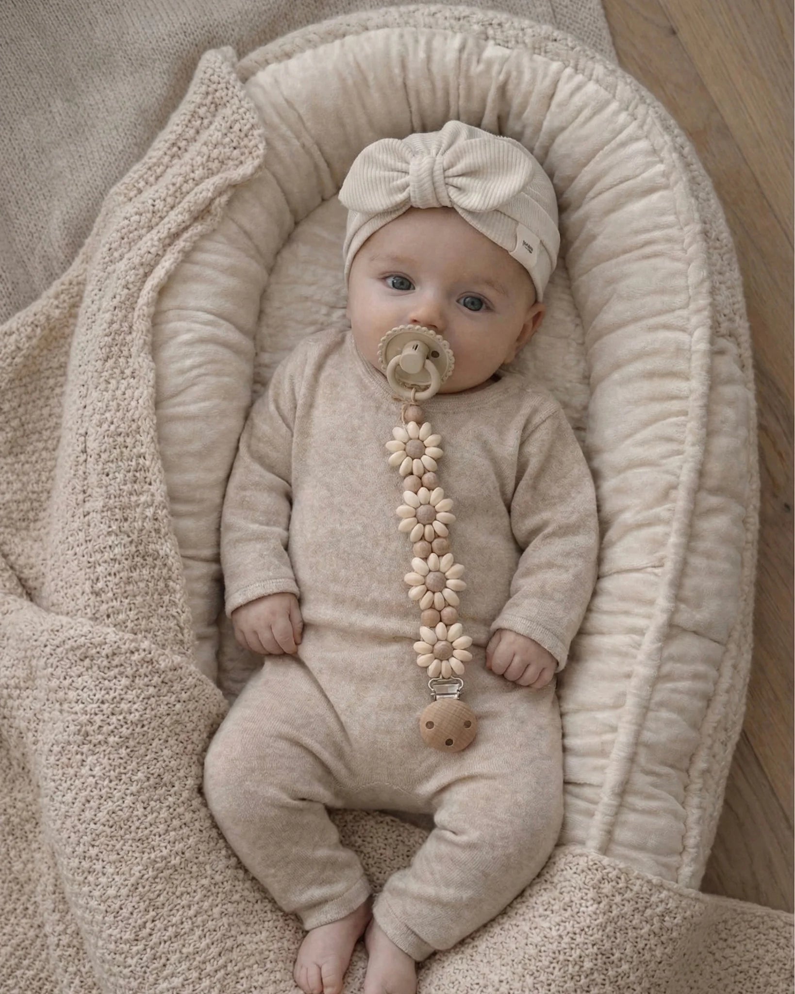 Speenkoord Daisy | Beige . Op voorraad afbeelding 1 - Blossom & Feather