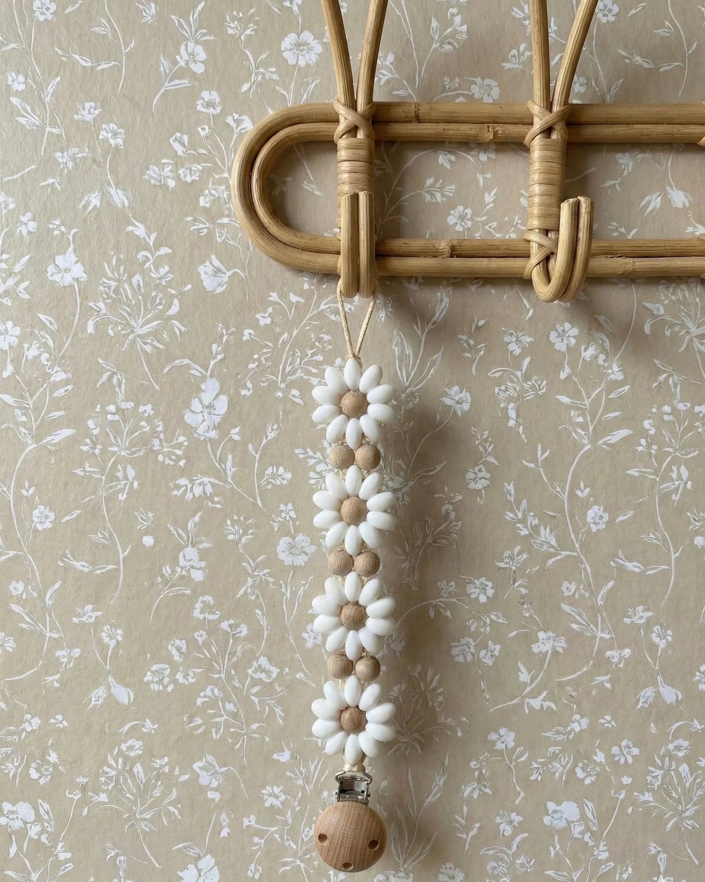 Speenkoord Daisy | Wit . Op voorraad afbeelding 2 - Blossom & Feather